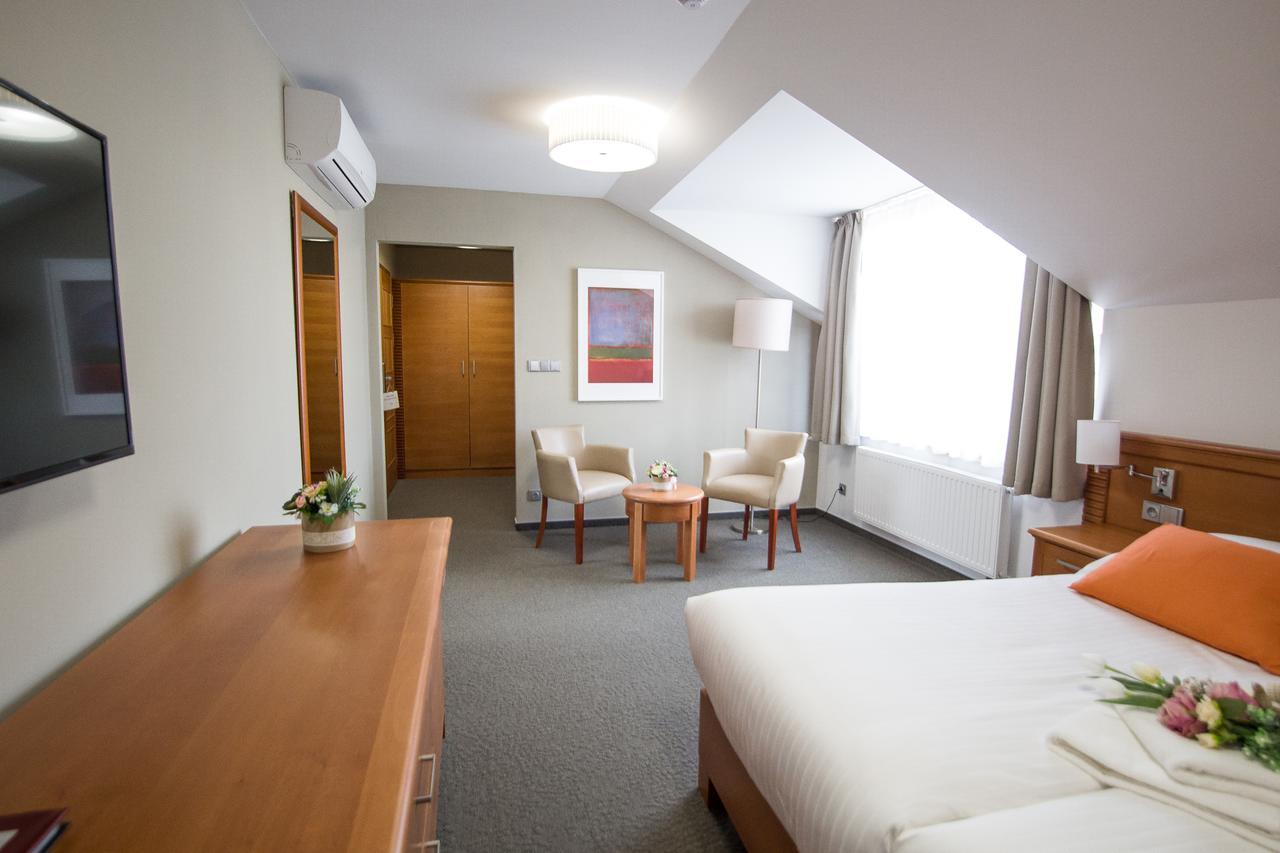 Hotel Pod Vezi Strážnice Εξωτερικό φωτογραφία