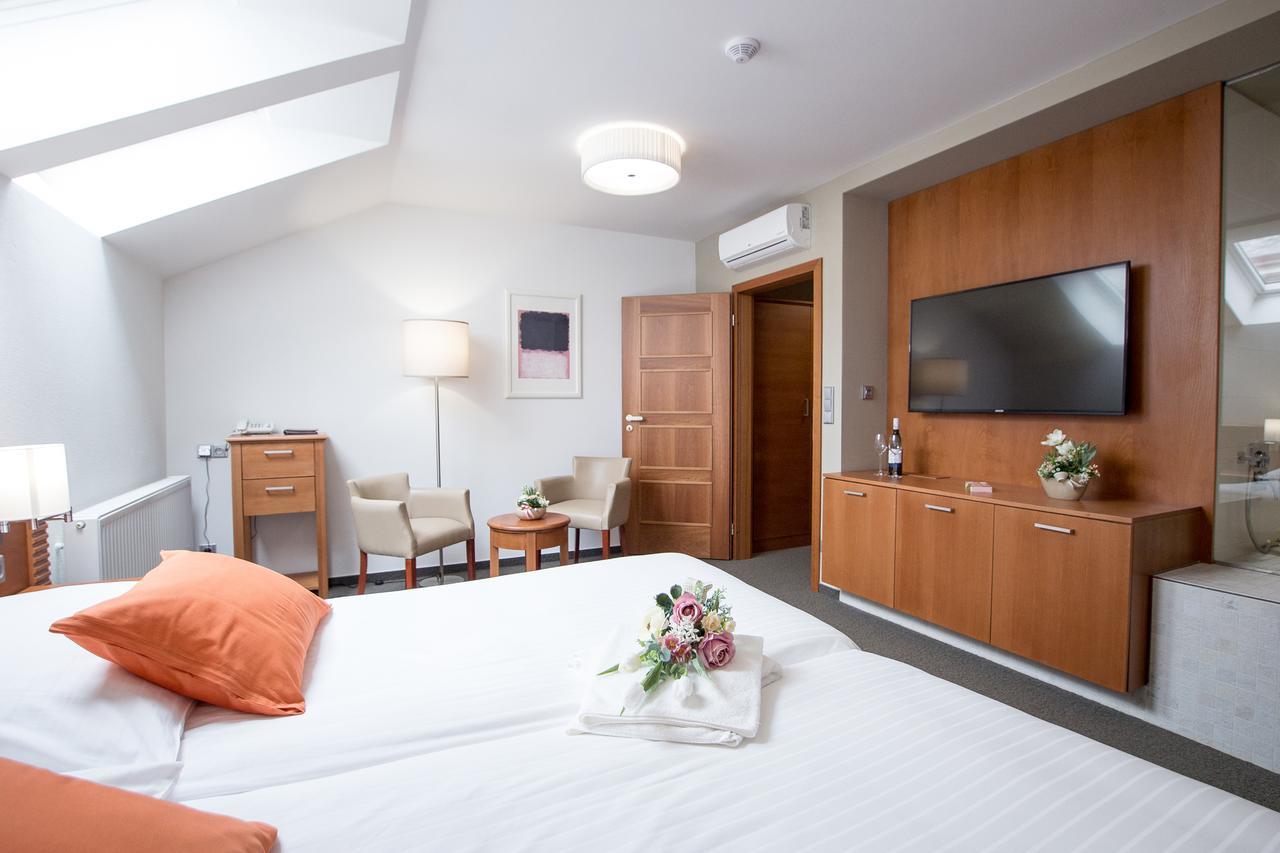 Hotel Pod Vezi Strážnice Εξωτερικό φωτογραφία