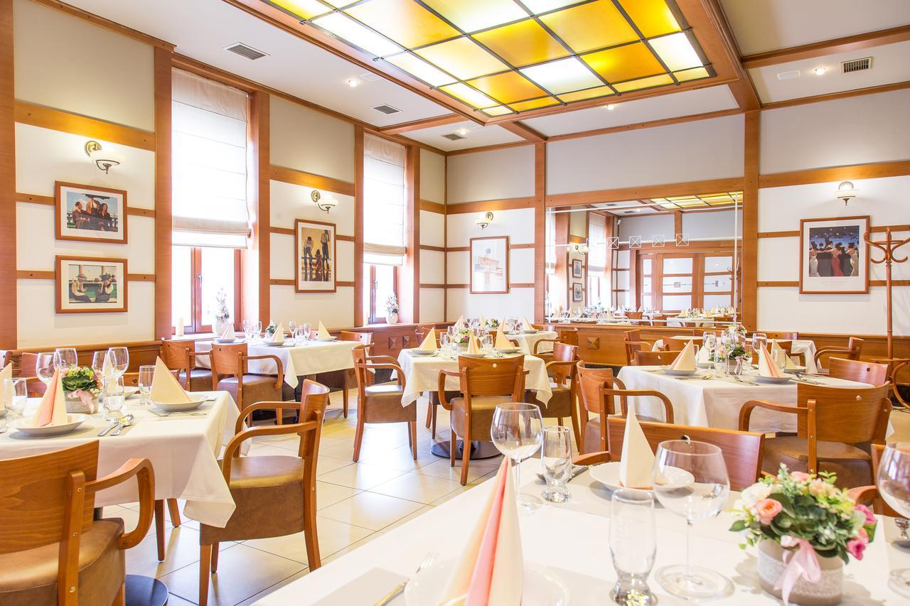 Hotel Pod Vezi Strážnice Εξωτερικό φωτογραφία