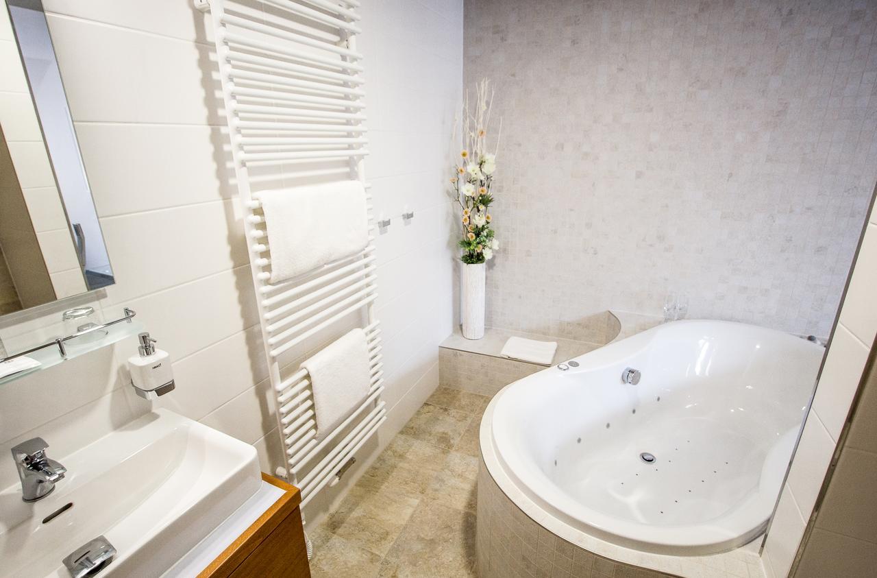 Hotel Pod Vezi Strážnice Εξωτερικό φωτογραφία