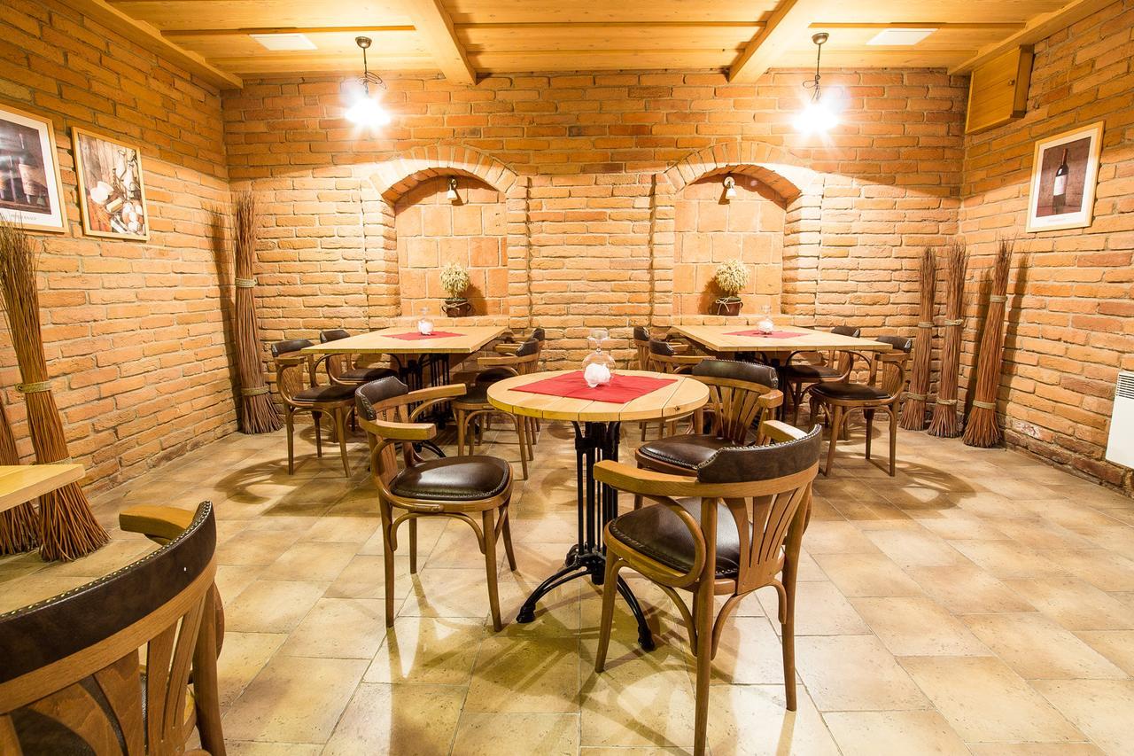 Hotel Pod Vezi Strážnice Εξωτερικό φωτογραφία